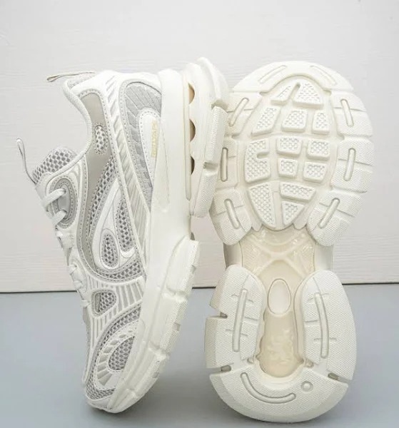 Red Tape Women's Textured Lifestyle Sneakers